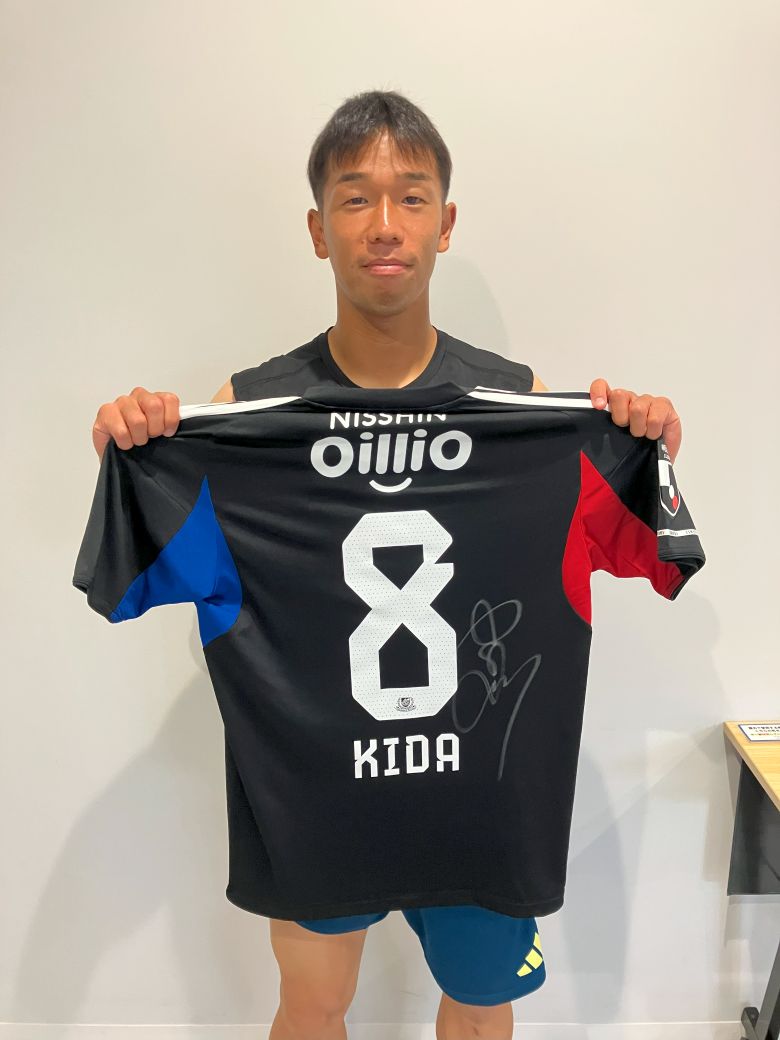 ①出場選手直筆サイン入り 選手支給ユニフォーム 各1枚