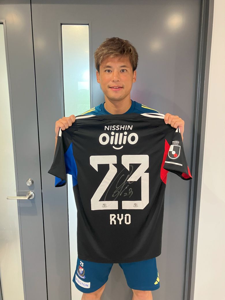 ①出場選手直筆サイン入り 選手支給ユニフォーム 各1枚