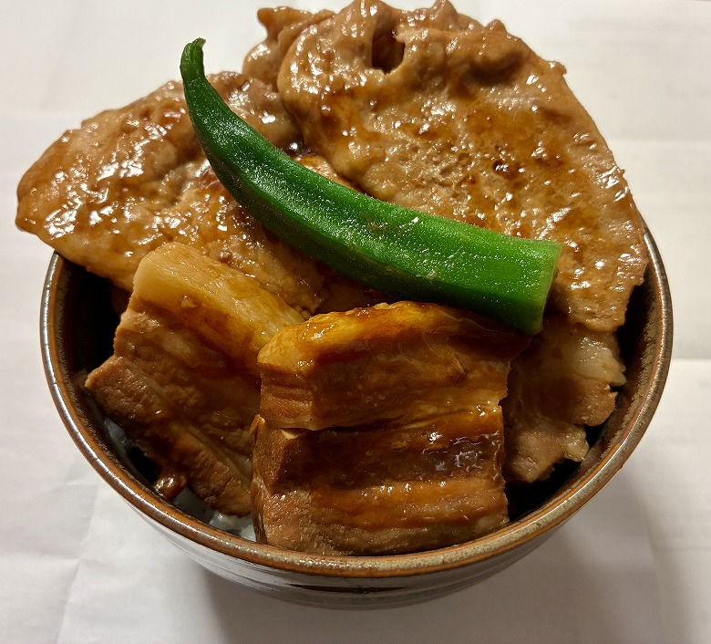 豚ロースと角煮の肉祭り丼