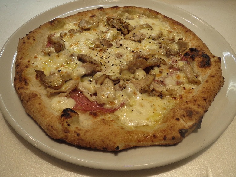 ベーコンポテトのpizza